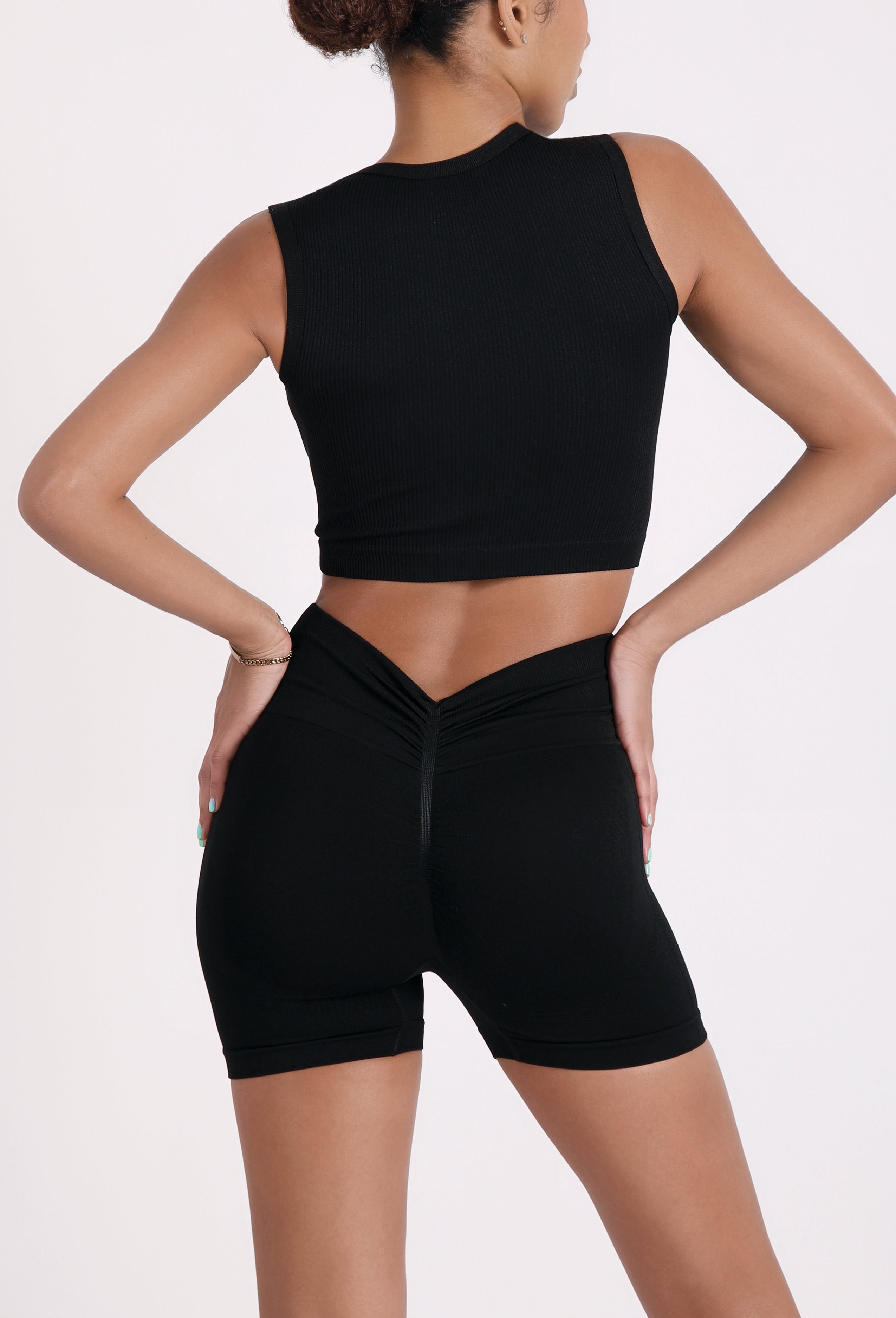 HIGH-RISE HIP WRINKLE BIKER SHORTS 3"