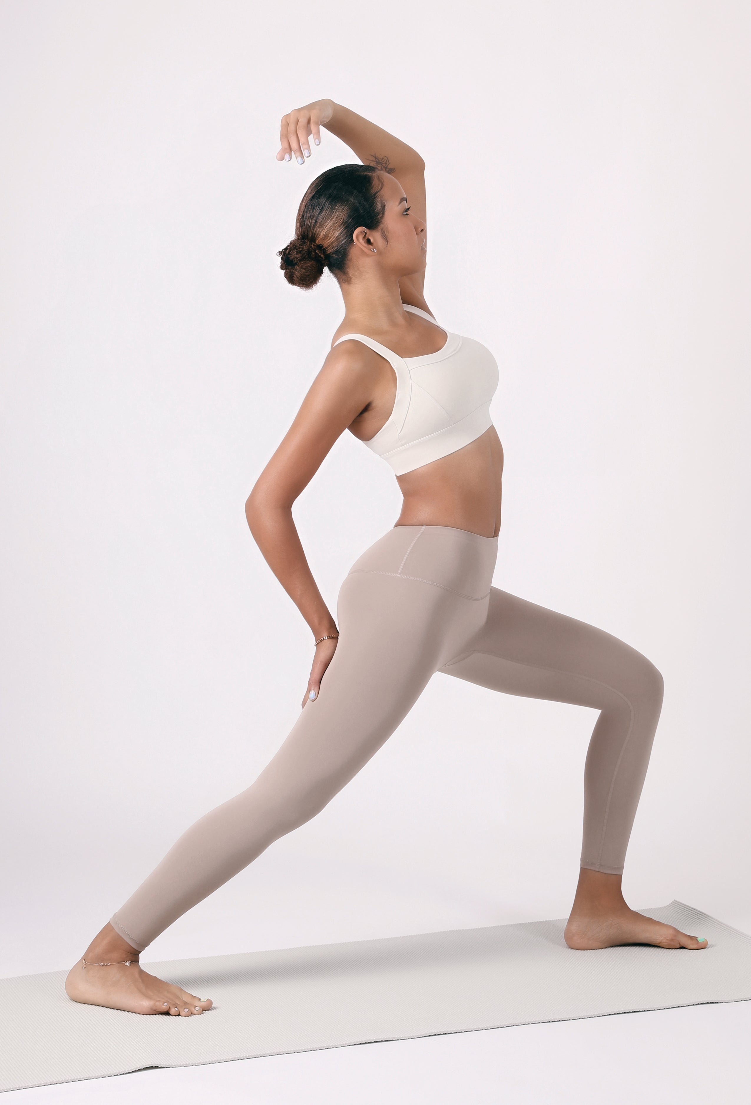 HIGH-RISE TUMMY CONTROL LEGGINGS