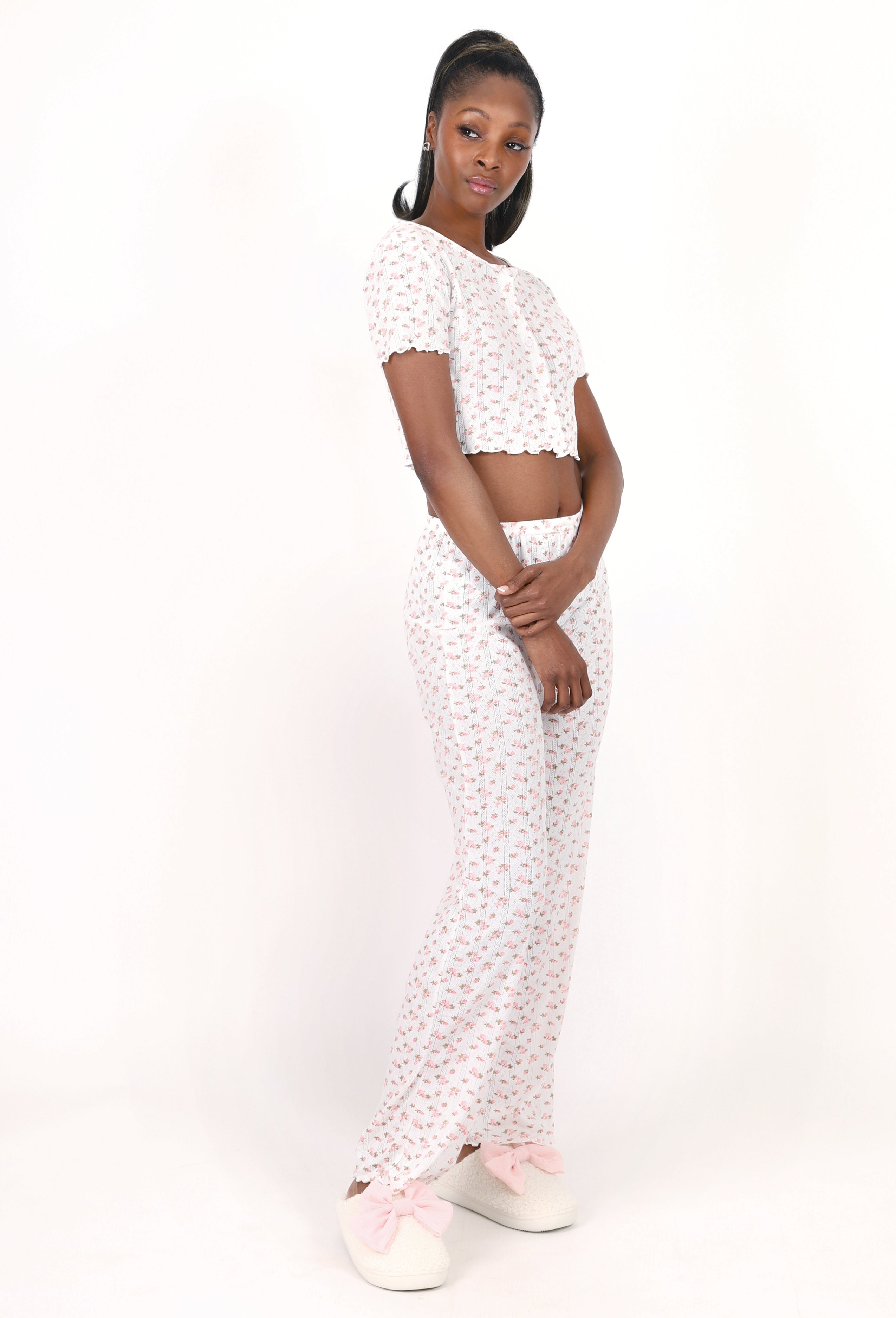SHORT-SLEEVE CROP TOP & PANTS LOUNGE SET