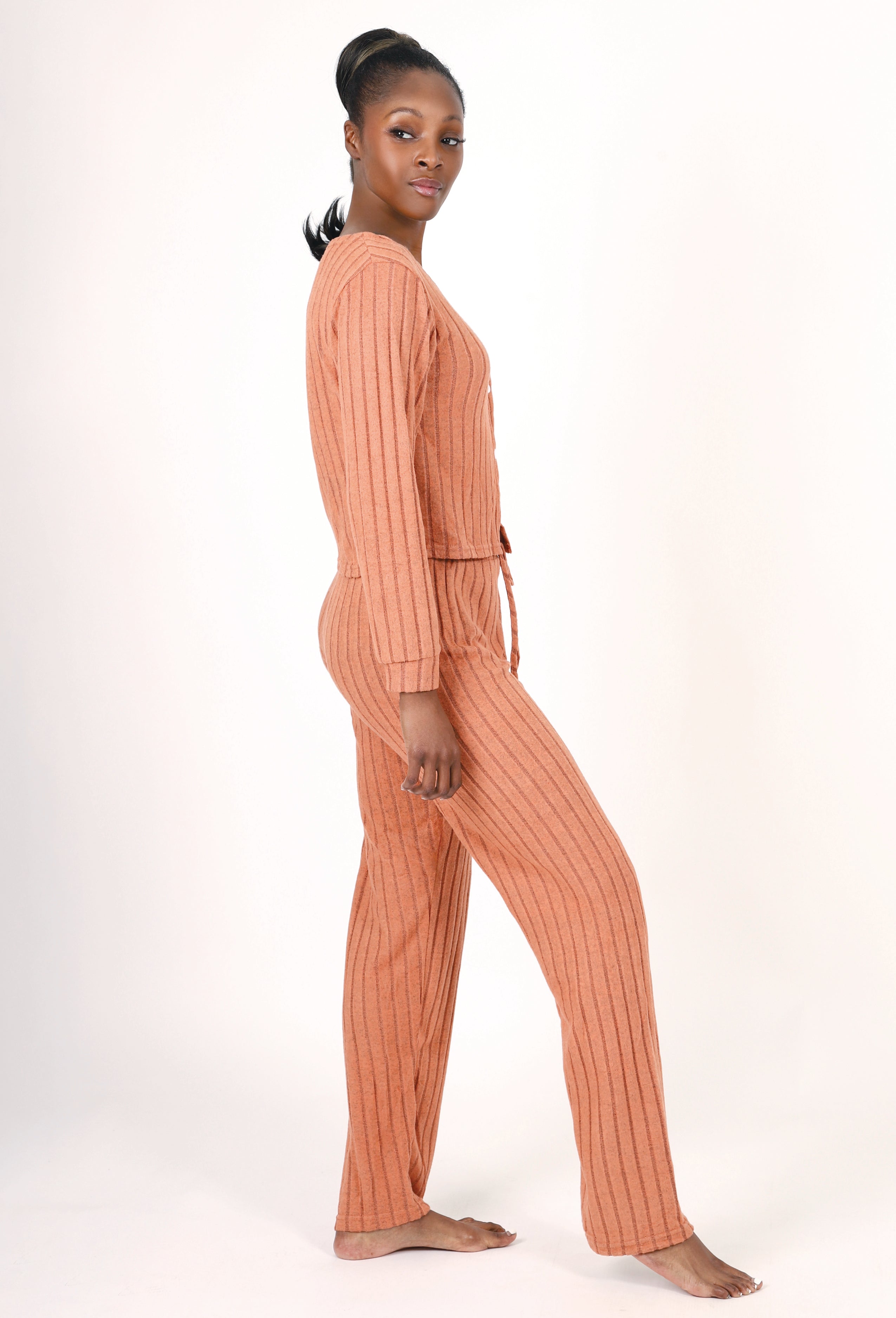 RIBBED LONG-SLEEVE CROP TOP & PANTS LOUNGE SET