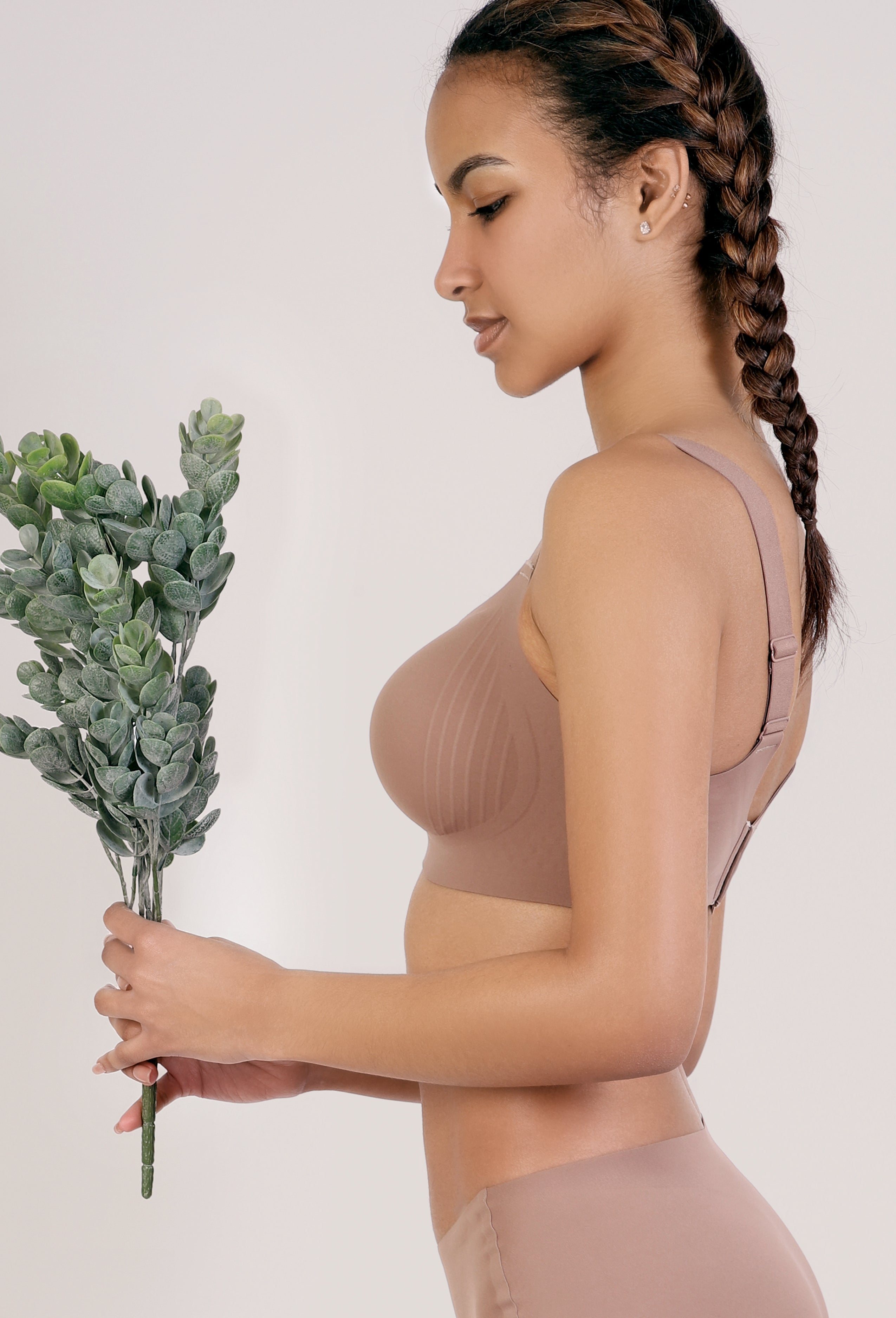 SUPPORTIVE BRA • WIRELESS • SEAMLESS