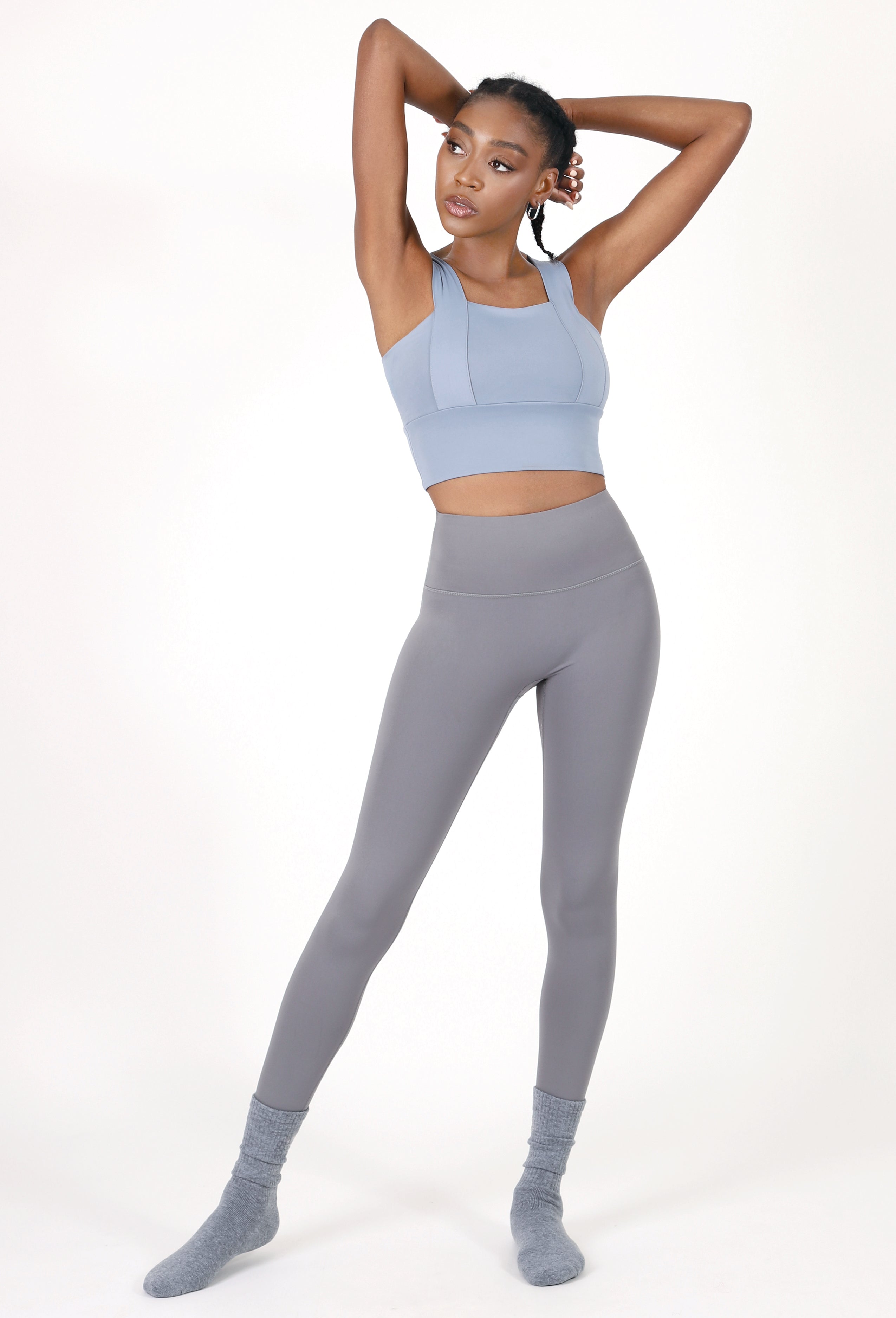BOLD STRAP CROPPED SPORTS BRA TOP