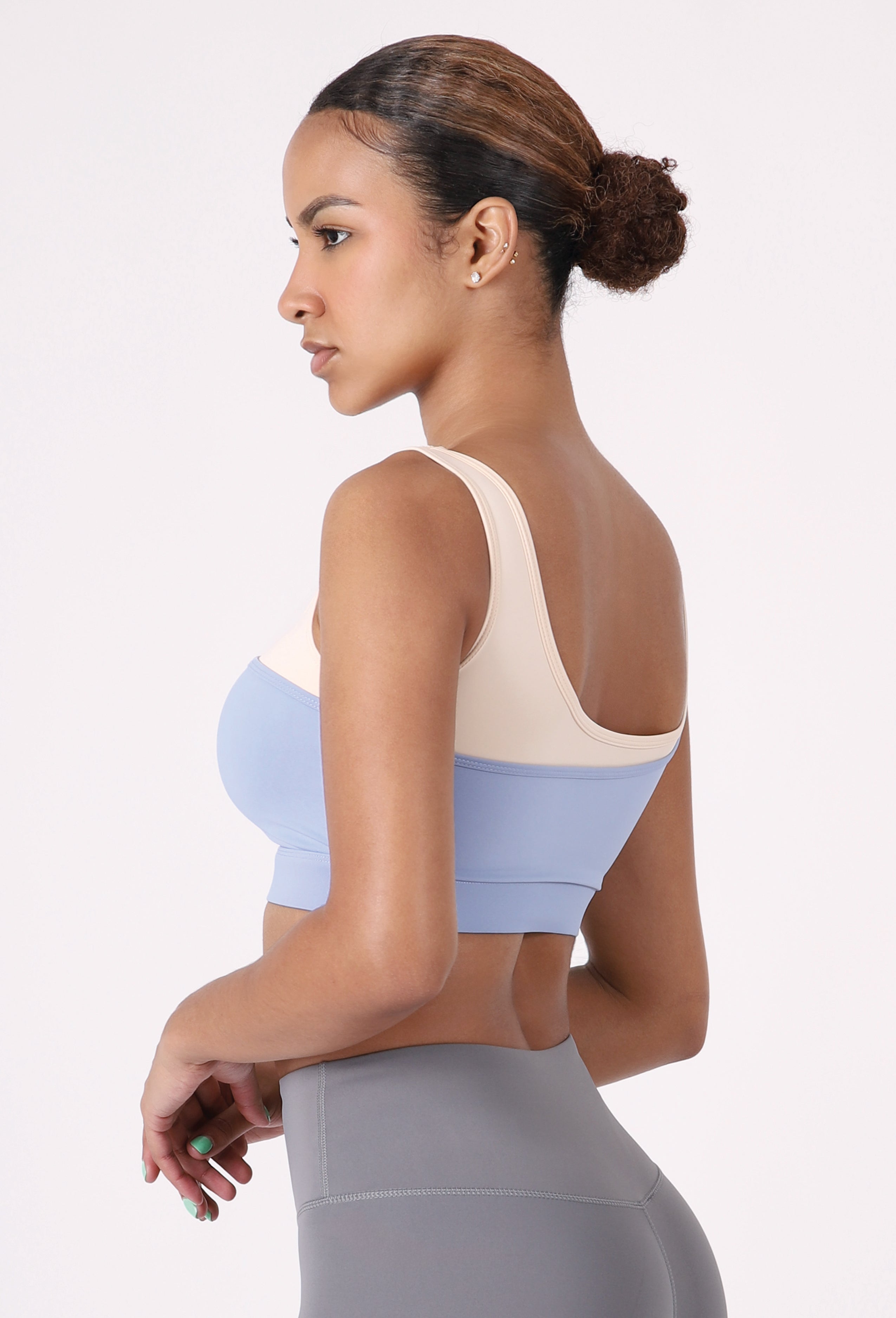 DOUBLE-LAYER CROPPED SPORTS BRA TOP