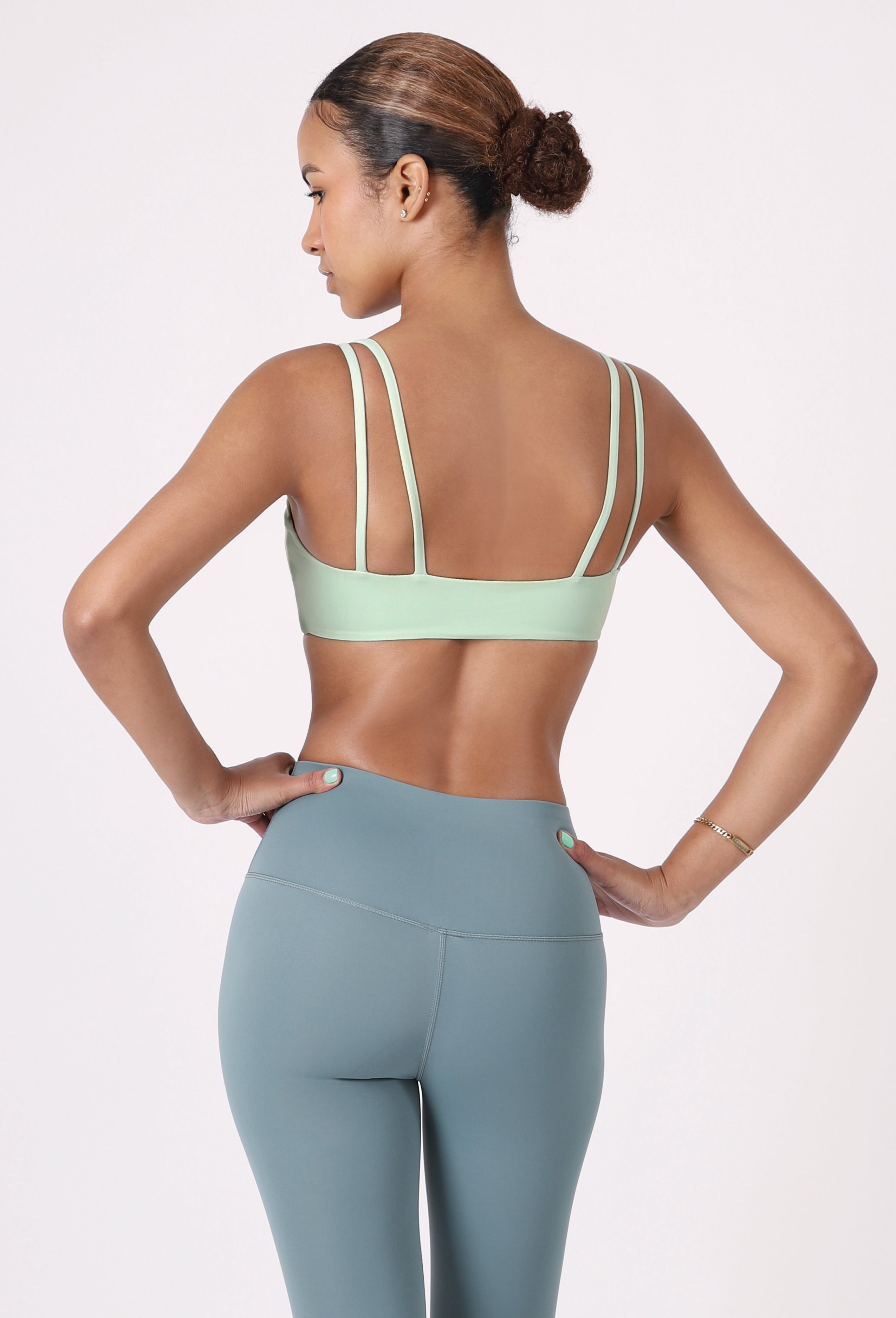 DOUBLE STRAP CROPPED SPORTS BRA TOP