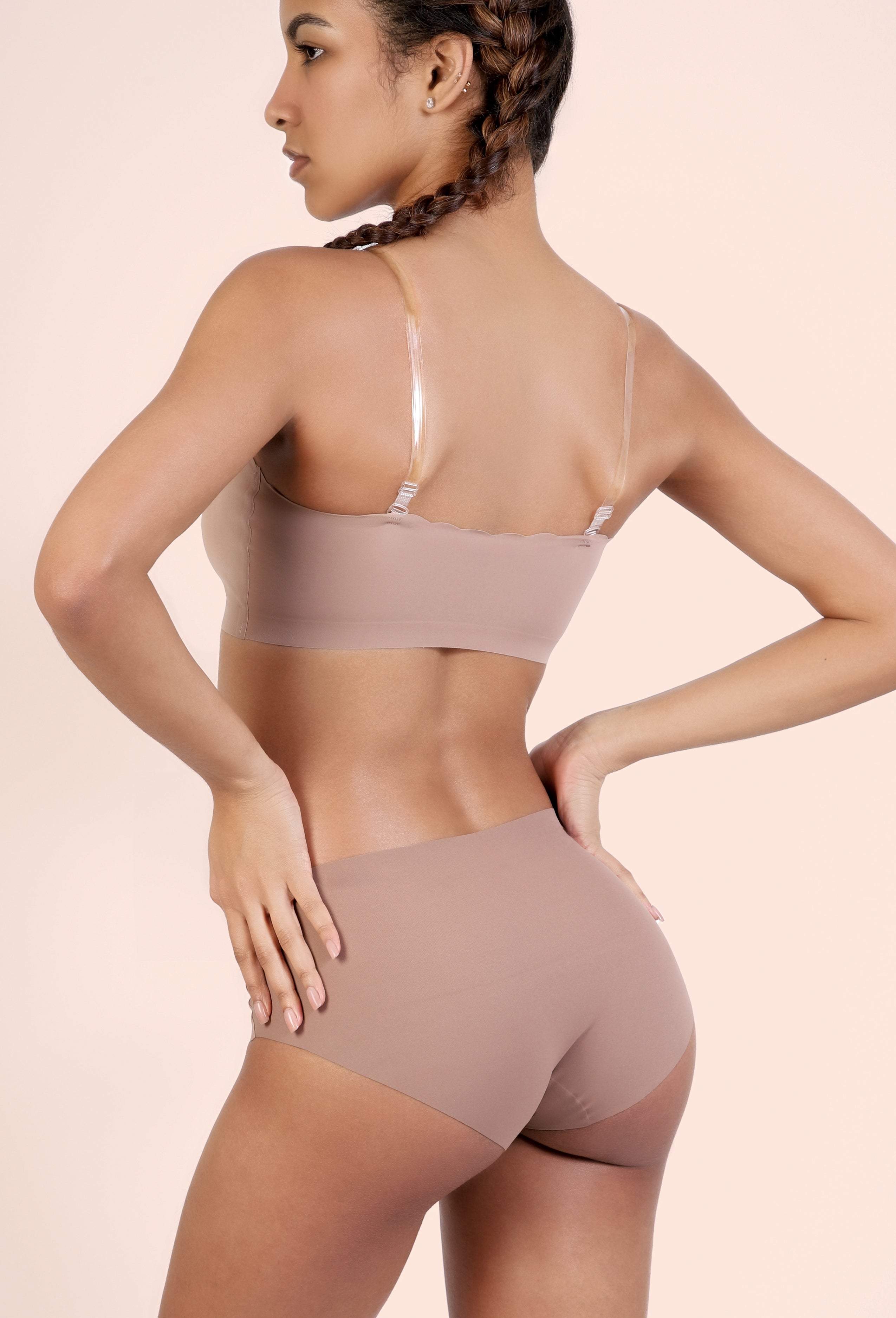 FRONT-CLOSURE SEAMLESS STRAPLESS BRA