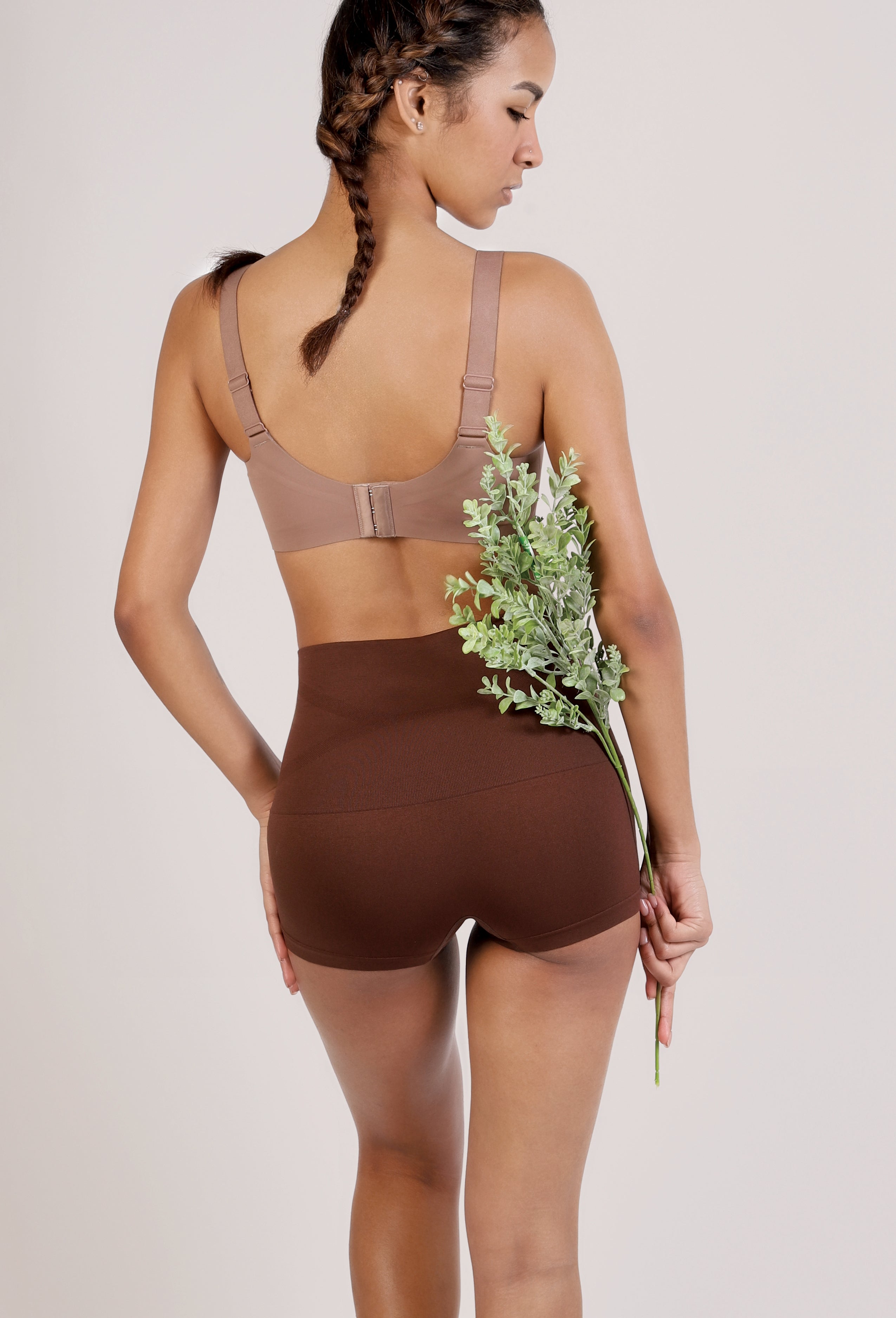 HIGH-RISE TUMMY CONTROL SHORT