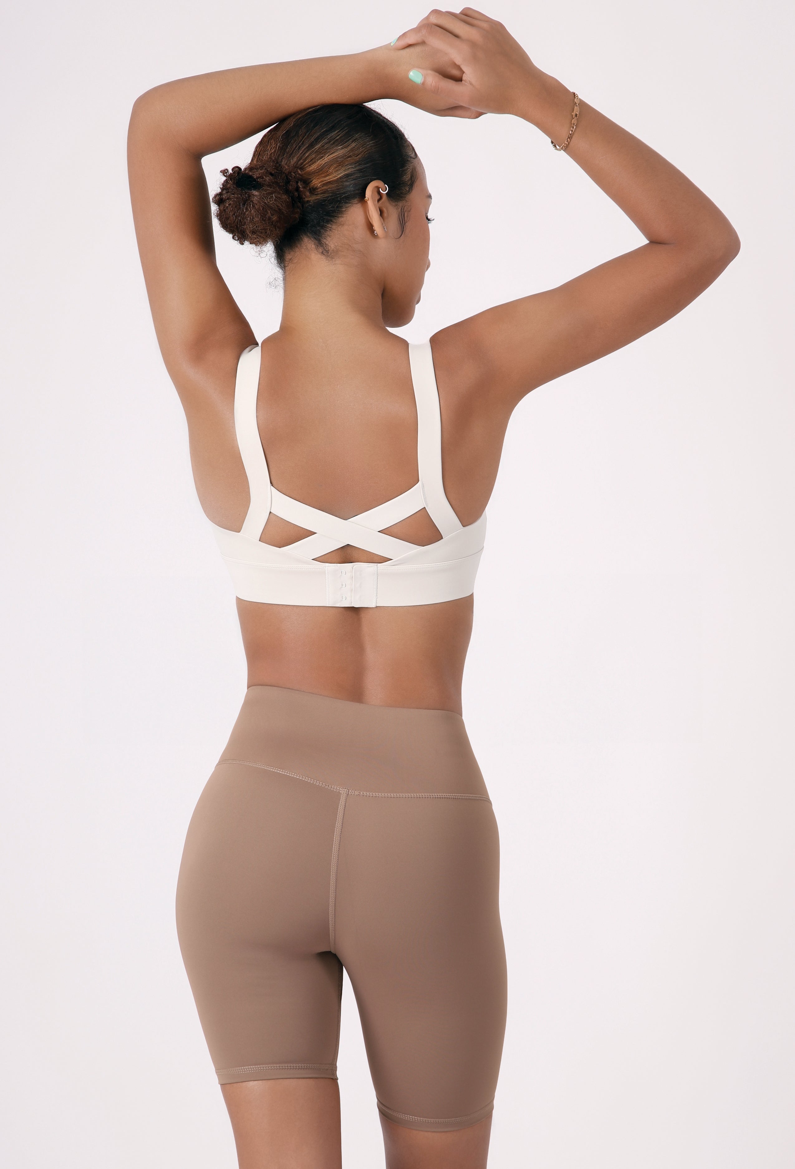 HIGH-RISE BIKER SHORTS 7.5"