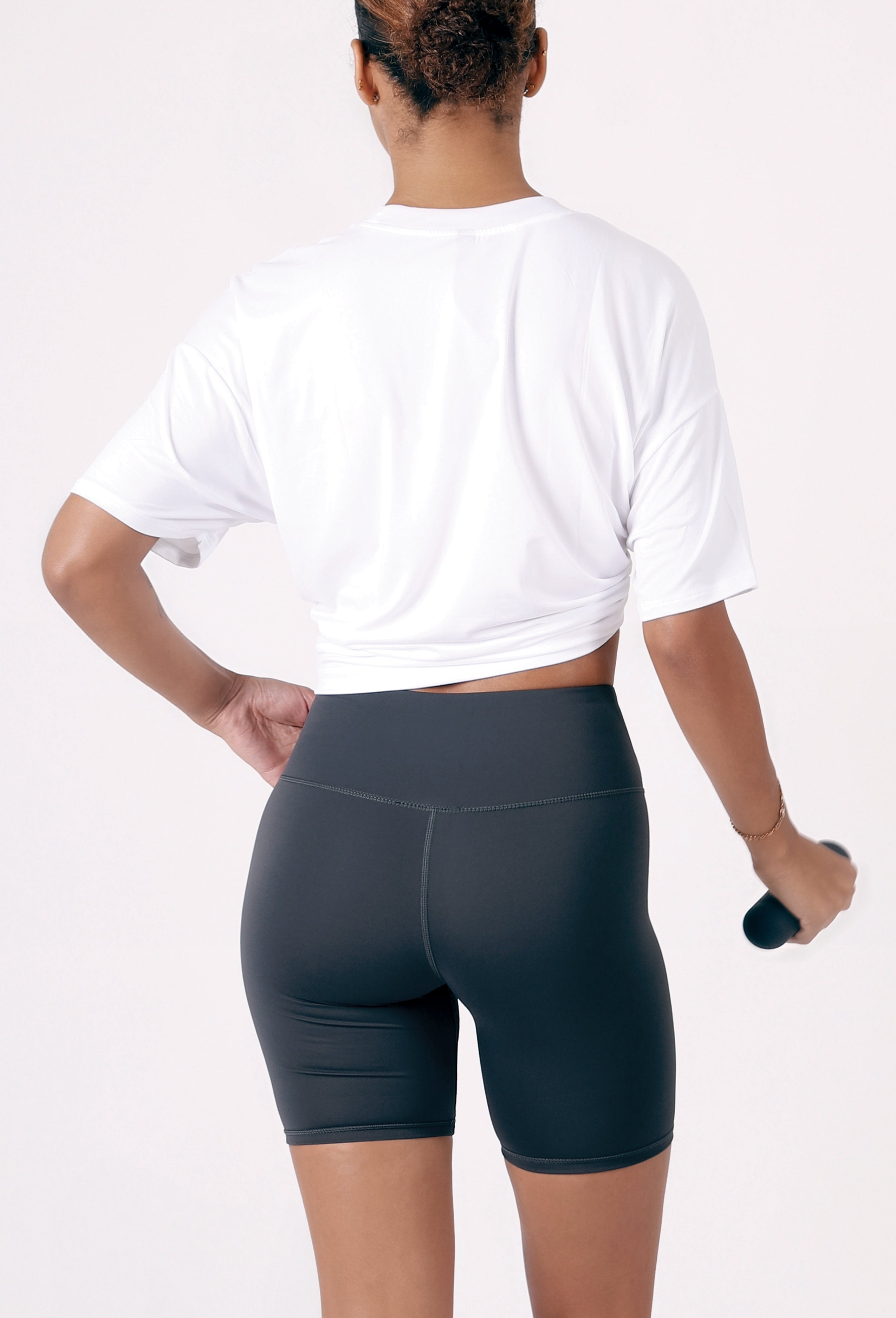 HIGH-RISE BIKER SHORTS 7.5"