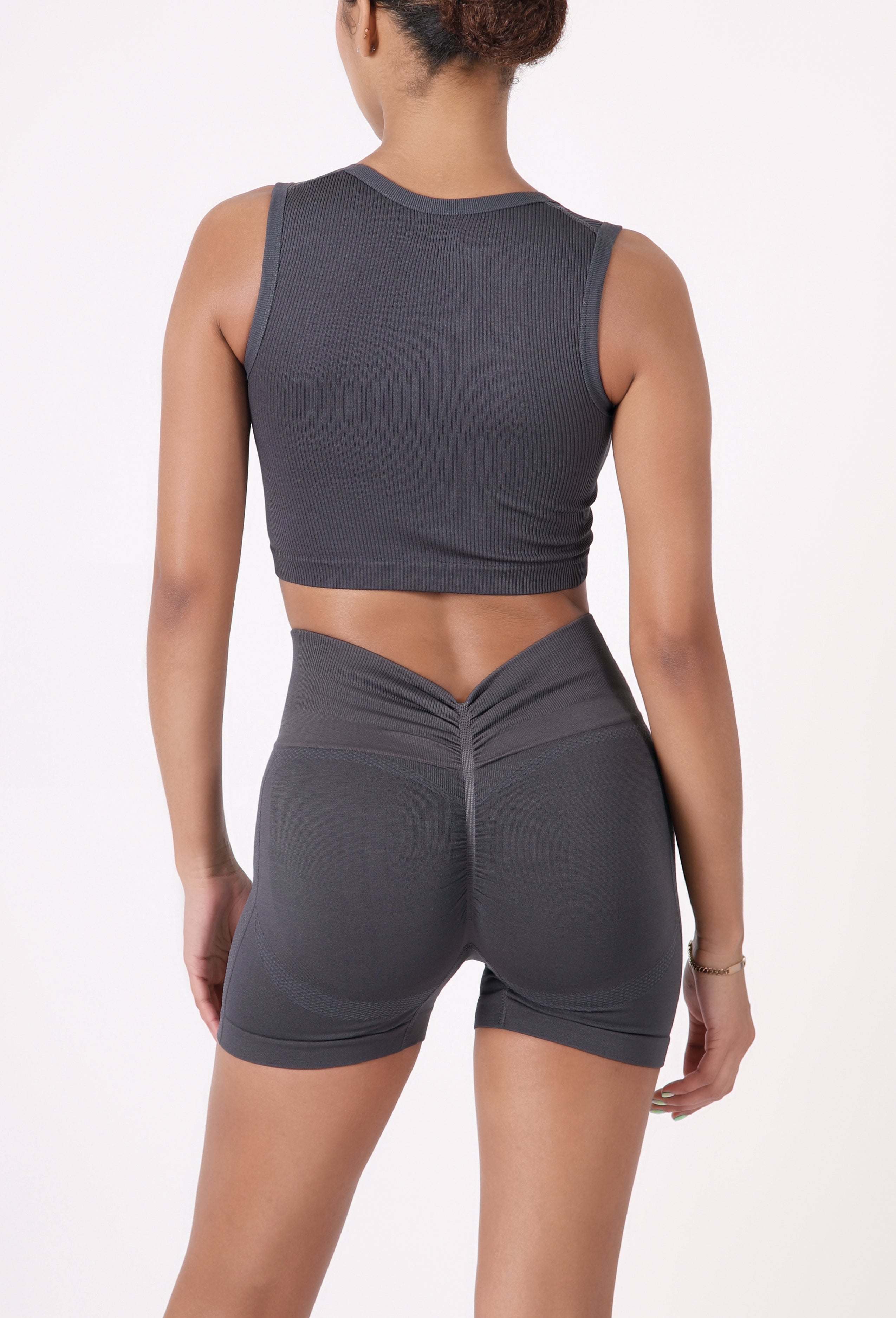 HIGH-RISE HIP WRINKLE BIKER SHORTS 3"