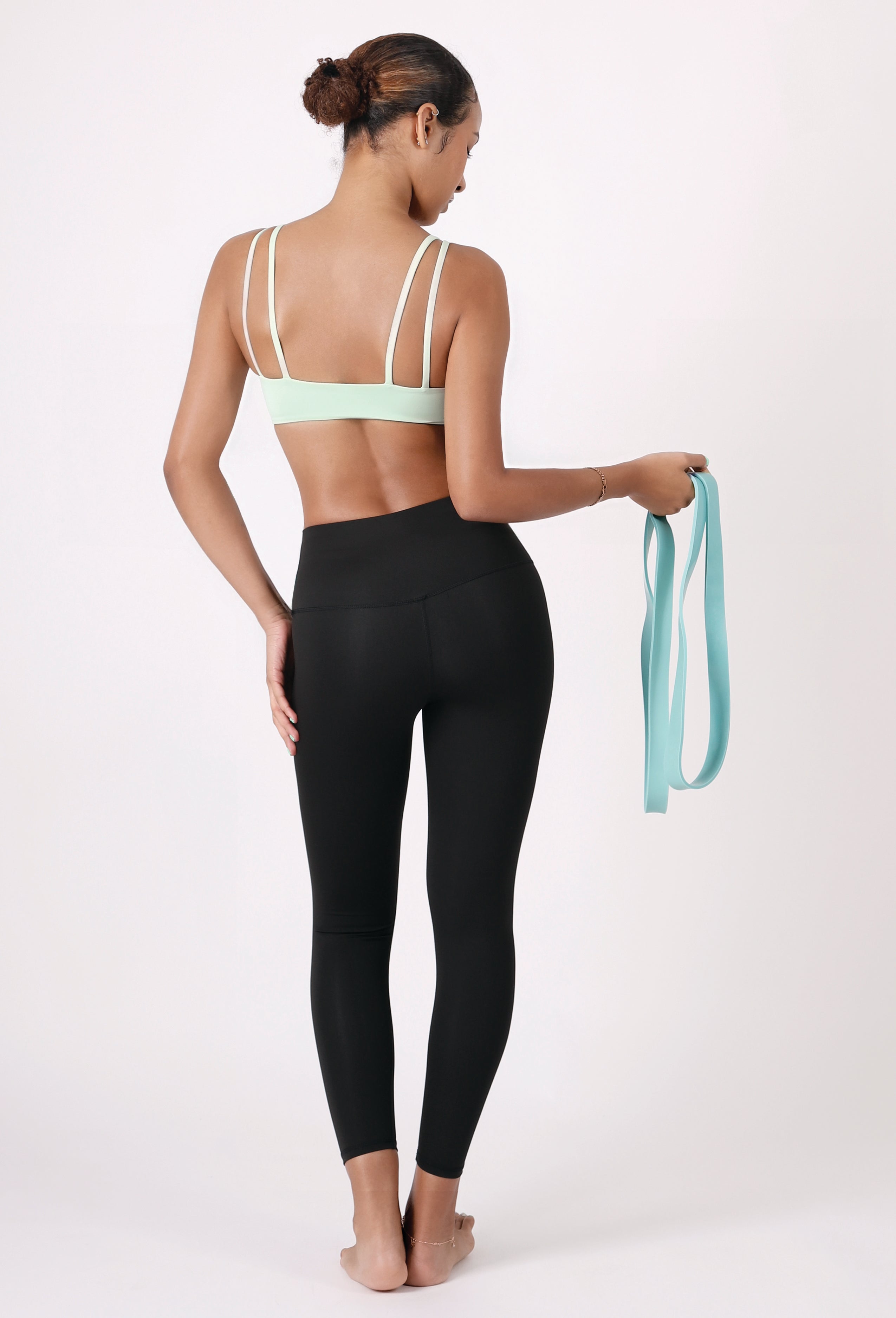 HIGH-RISE TUMMY CONTROL LEGGINGS