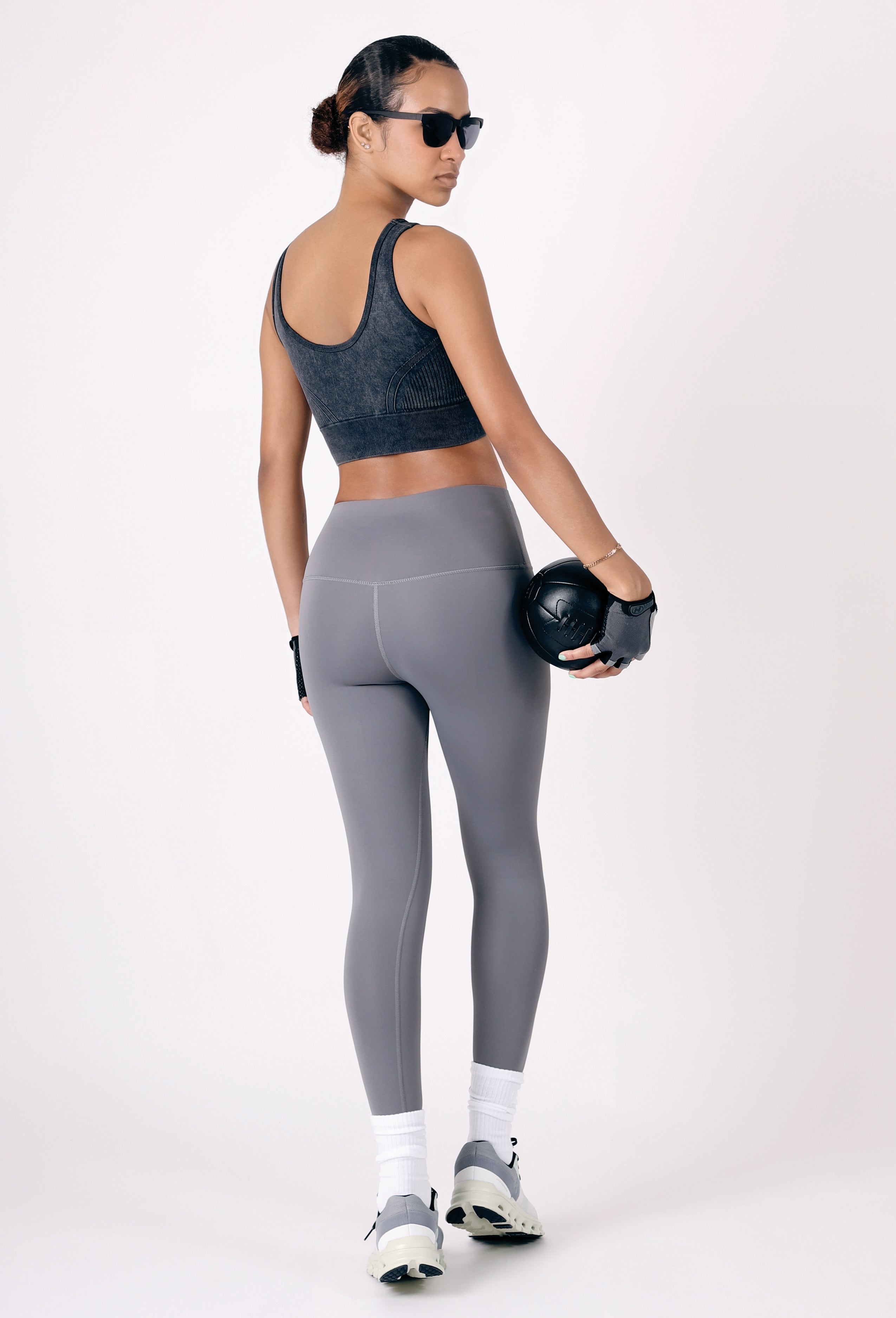 HIGH-RISE TUMMY CONTROL LEGGINGS