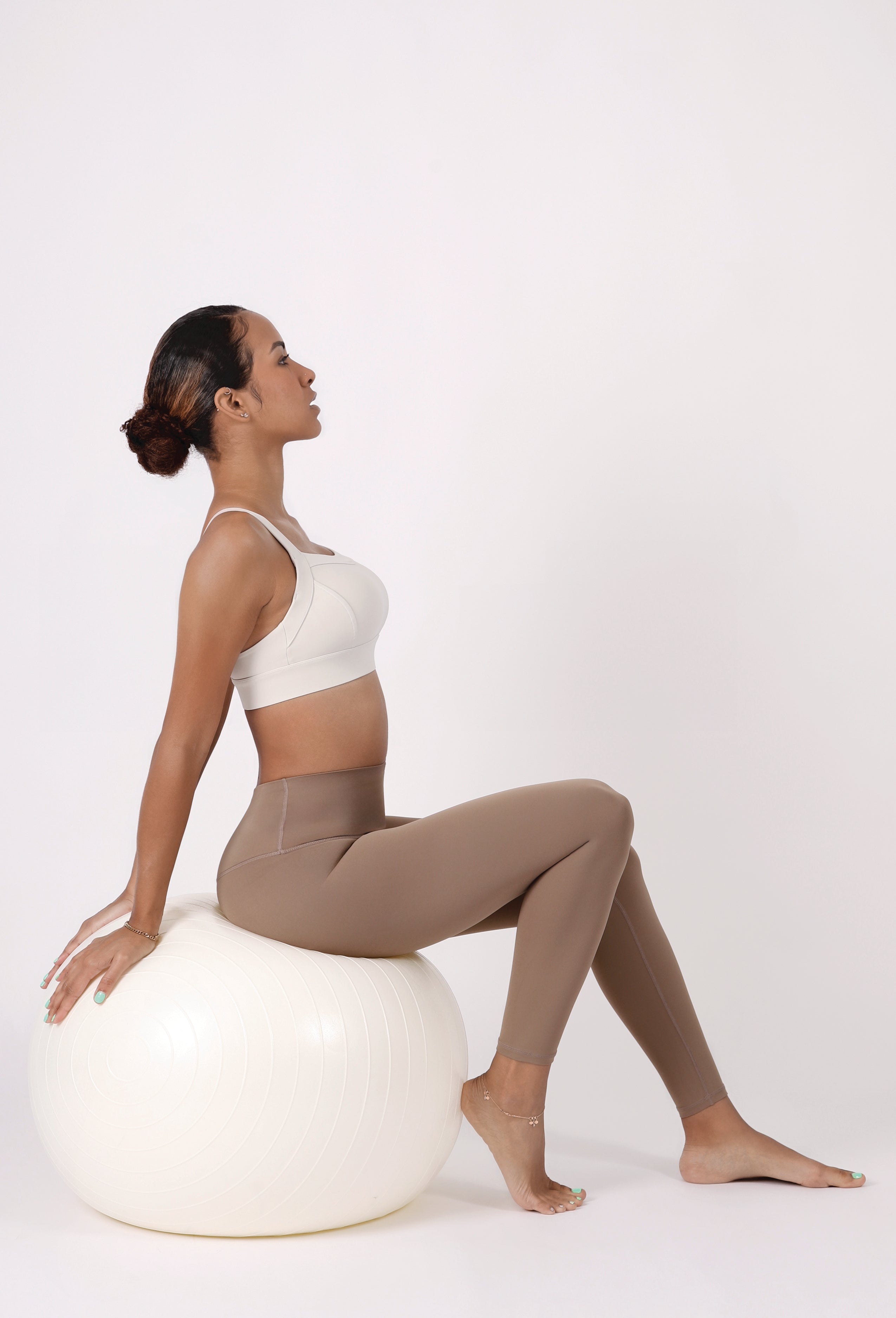 HIGH-RISE TUMMY CONTROL LEGGINGS