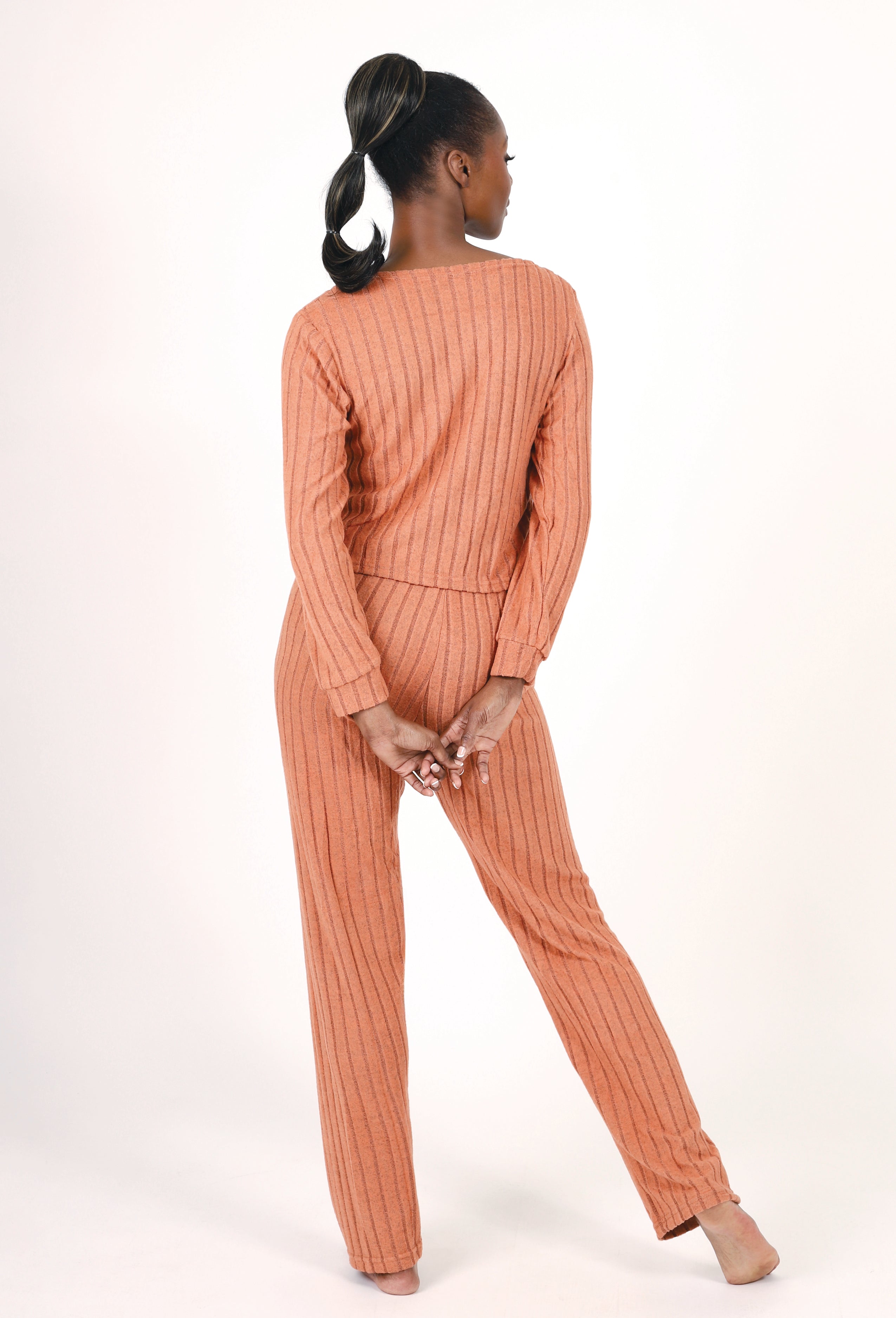 RIBBED LONG-SLEEVE CROP TOP & PANTS LOUNGE SET