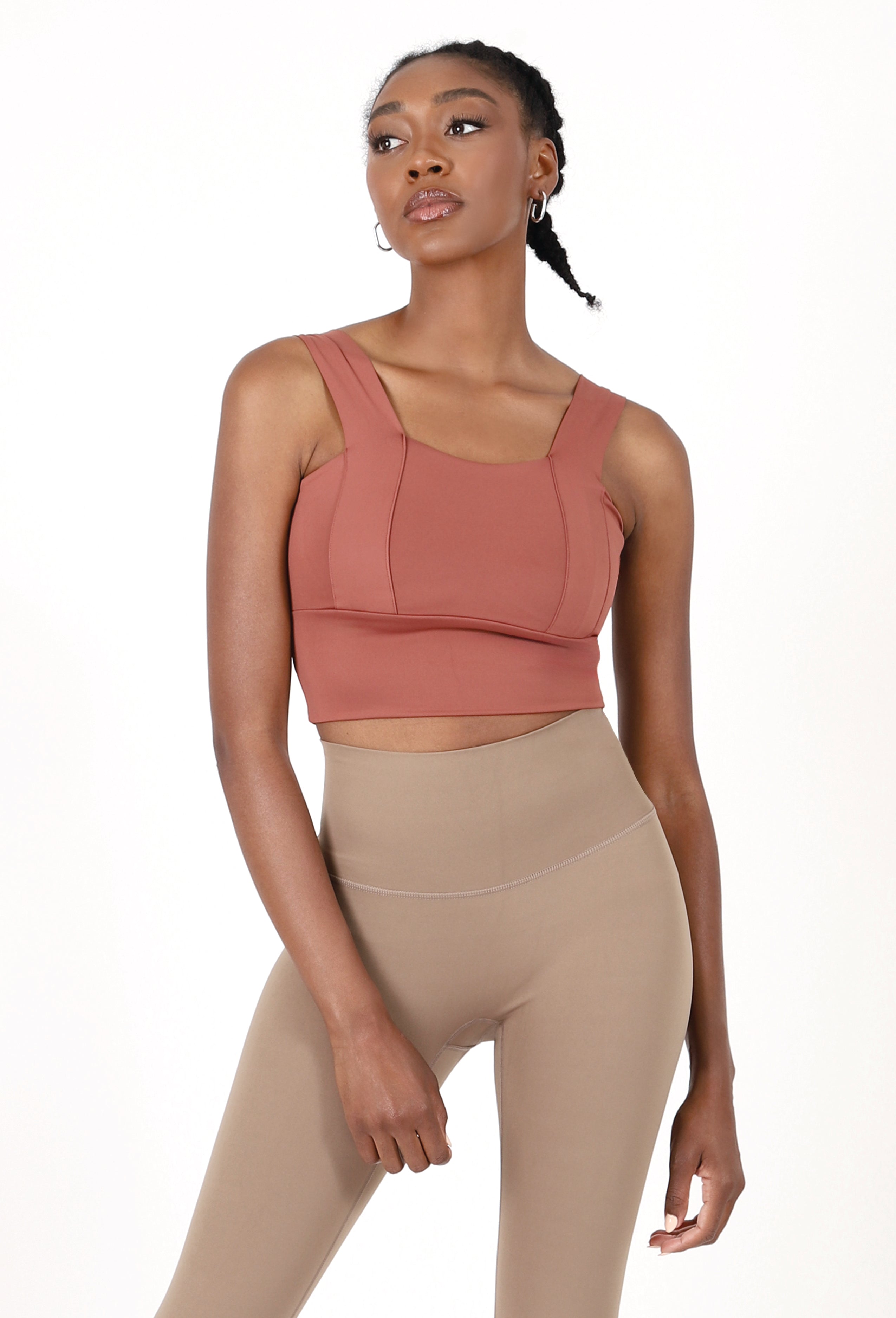 BOLD STRAP CROPPED SPORTS BRA TOP