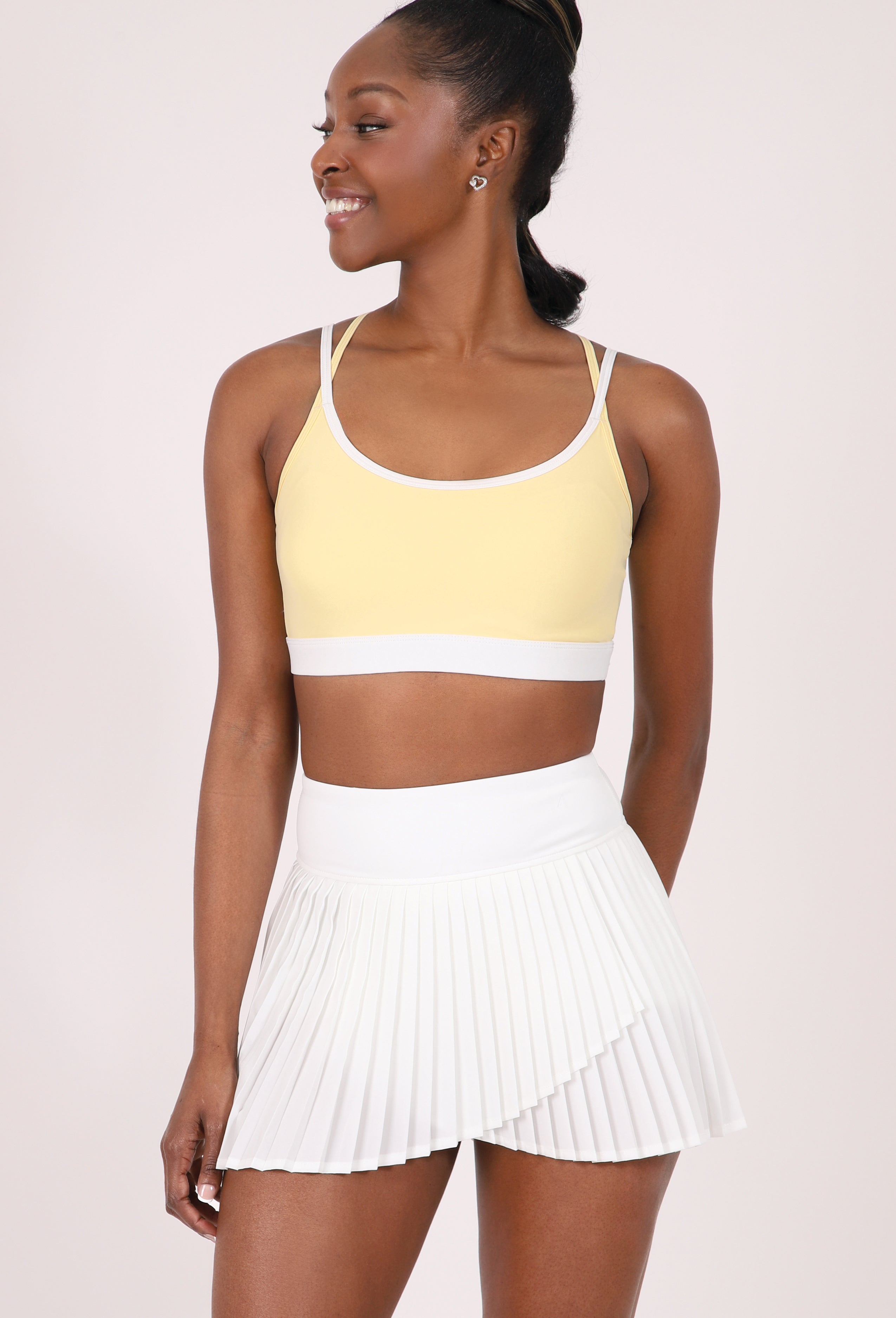 CROSS-BACK STRAP CROPPED SPORTS BRA TOP