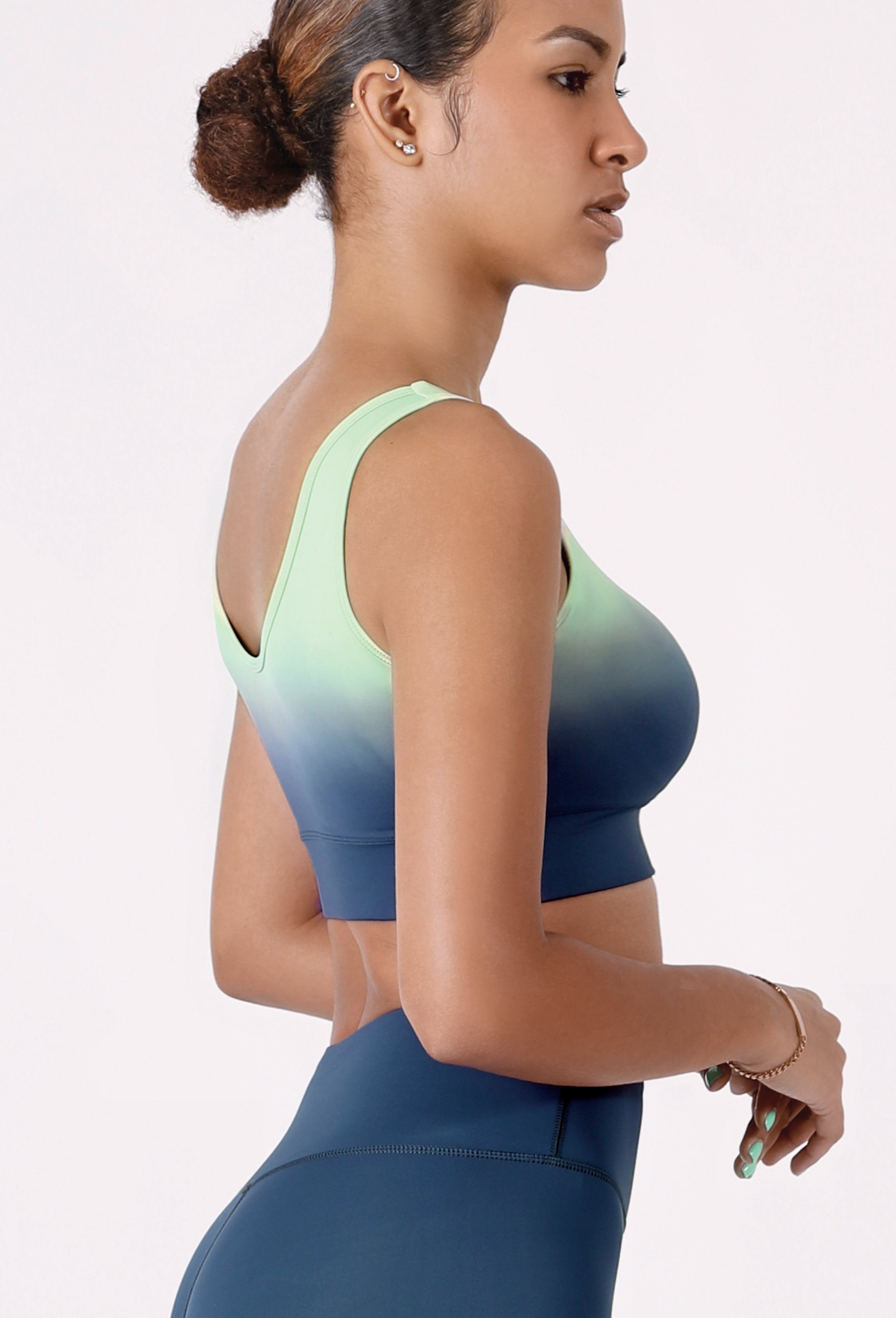 GRADIENT CROPPED SPORTS BRA TOP