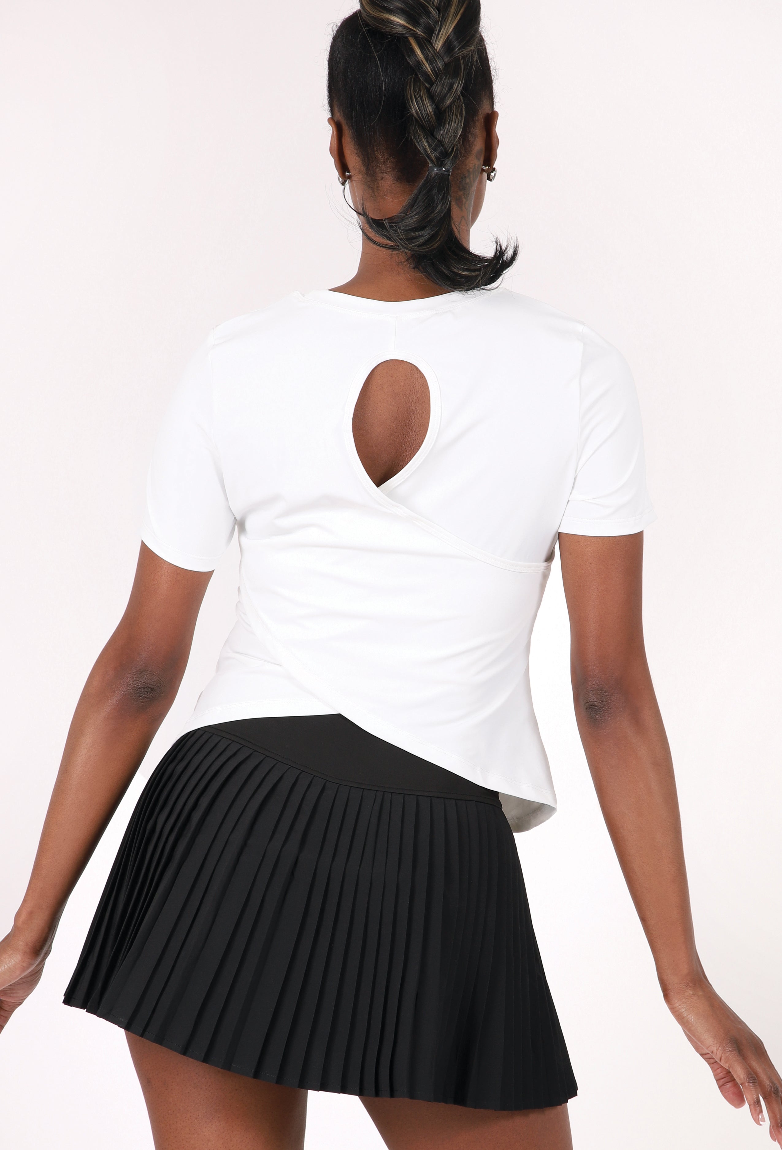 CRISSCROSS CUTOUT SHORT-SLEEVE SPORTS TEE  •SLIM-FIT