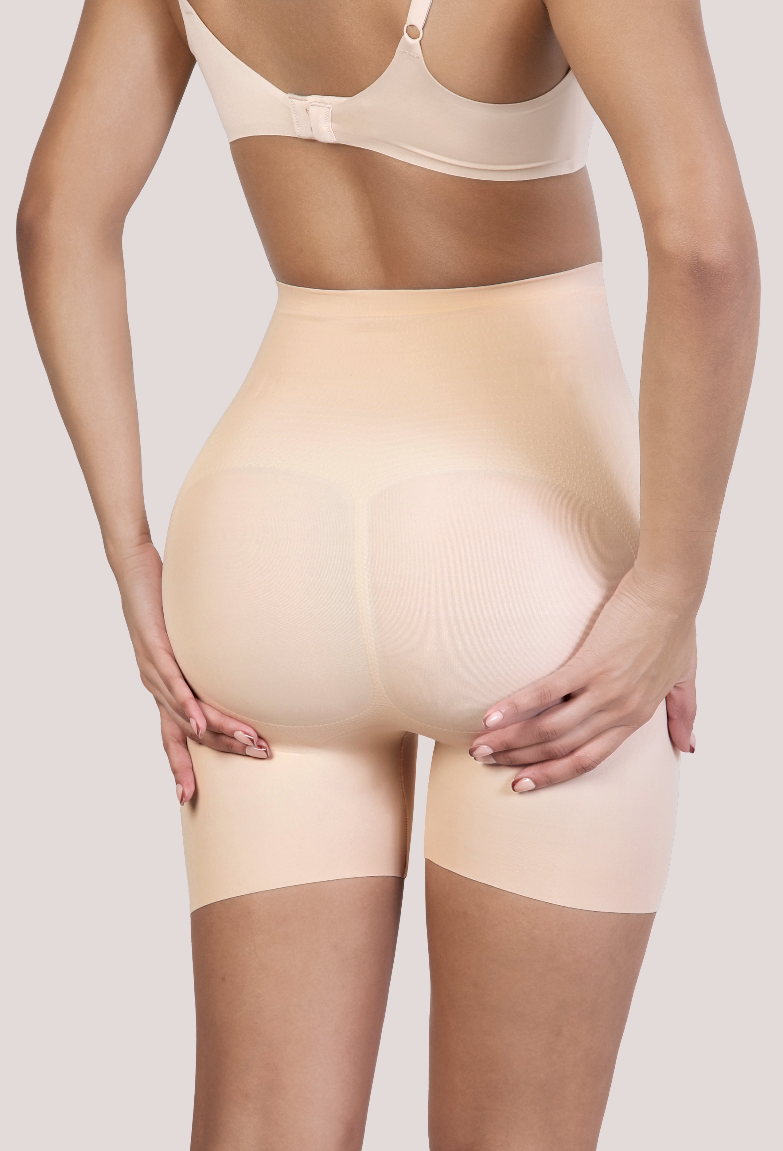 SEAMLESS HIGH-RISE TUMMY CONTROL SHORT